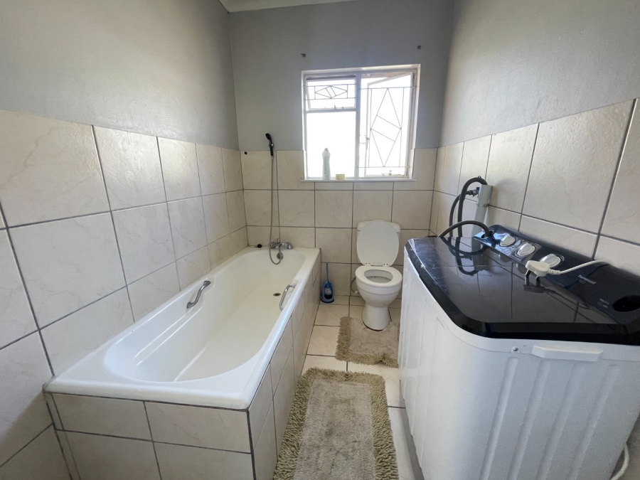 7 Bedroom Property for Sale in Brandwag Free State